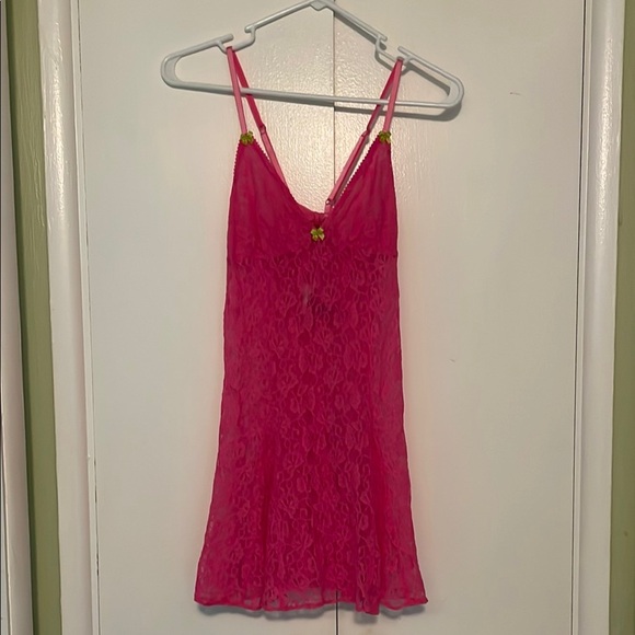 Elegant Pink Lace Chemise - Picture 1 of 5